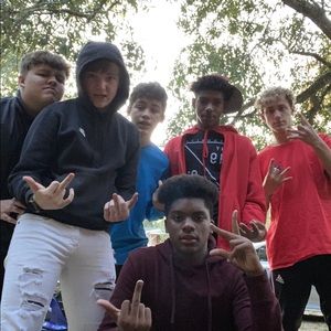 Meet your Posher, Hunter